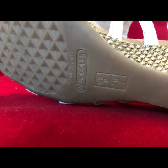 Comfy White Heeled Sandals - Picture 6 of 8